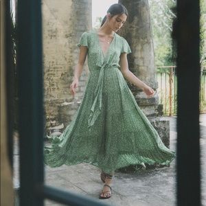 KIVARI LUCIA DITSY TIE FRONT MAXI GREEN